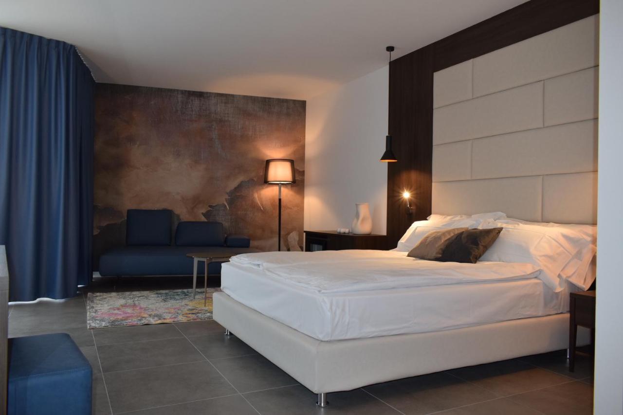 Garni' Foci Hotel Riva del Garda Buitenkant foto